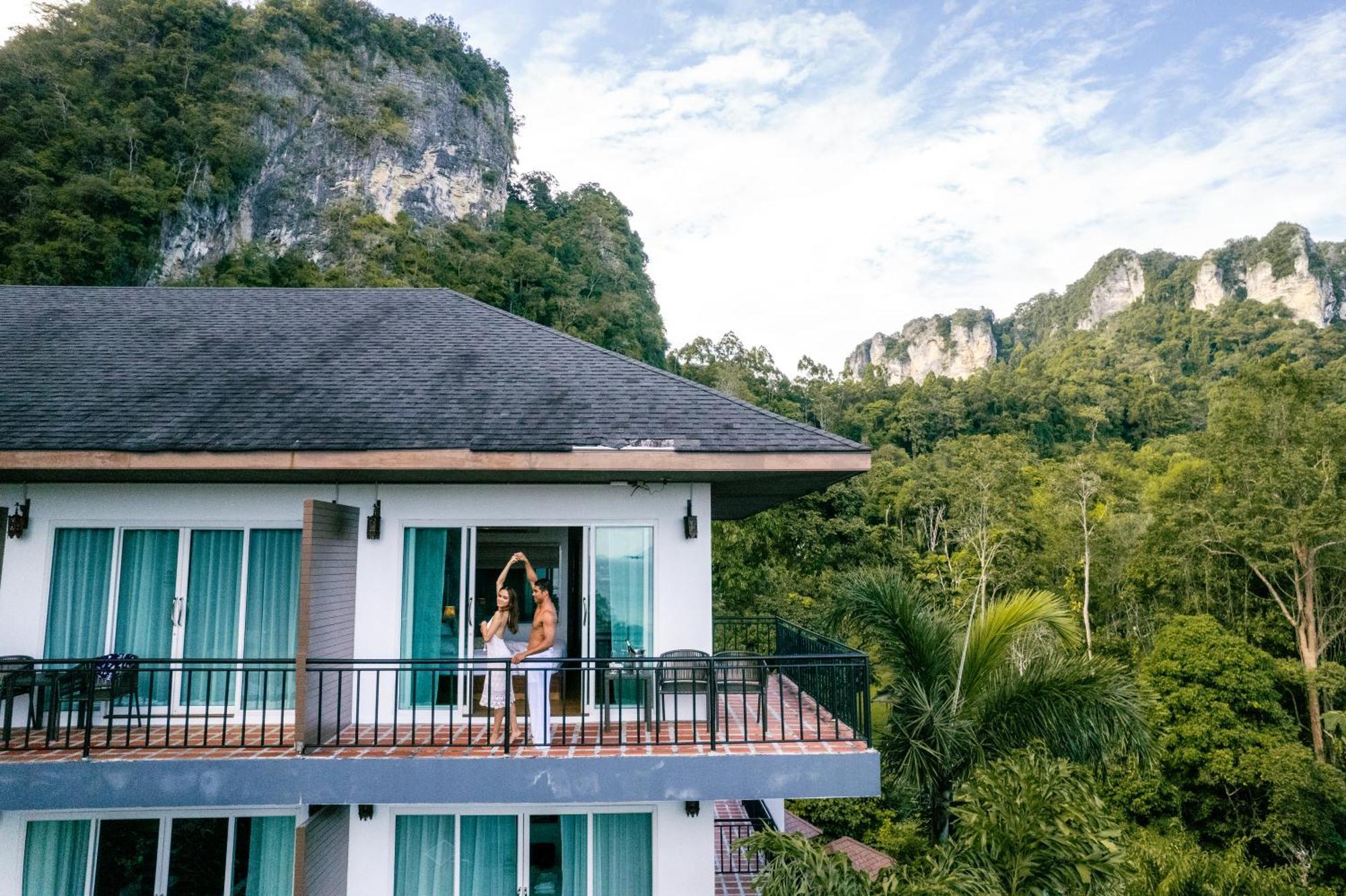 Phutawan 3* Strand Railay