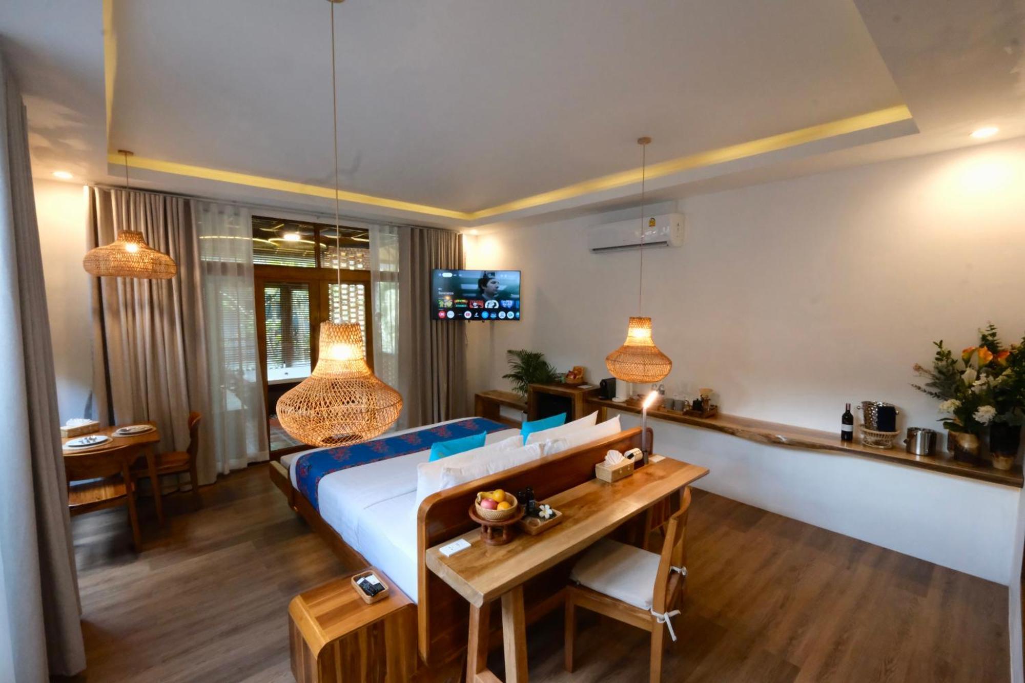 Phutawan 3* Strand Railay